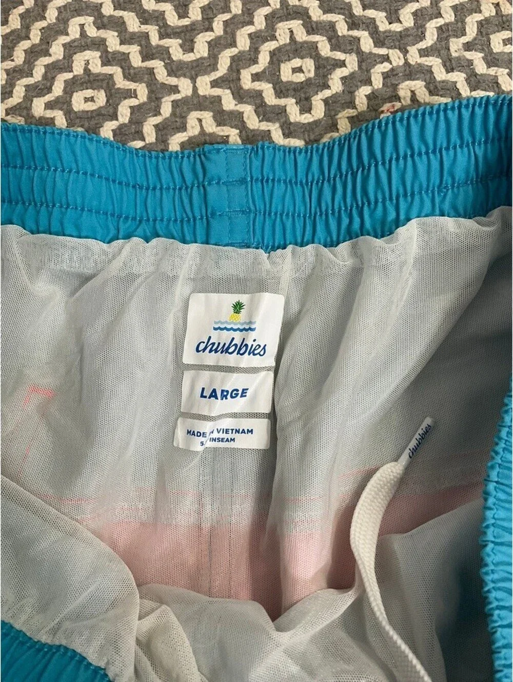 Chubbies striped swim trunks blue coral size large